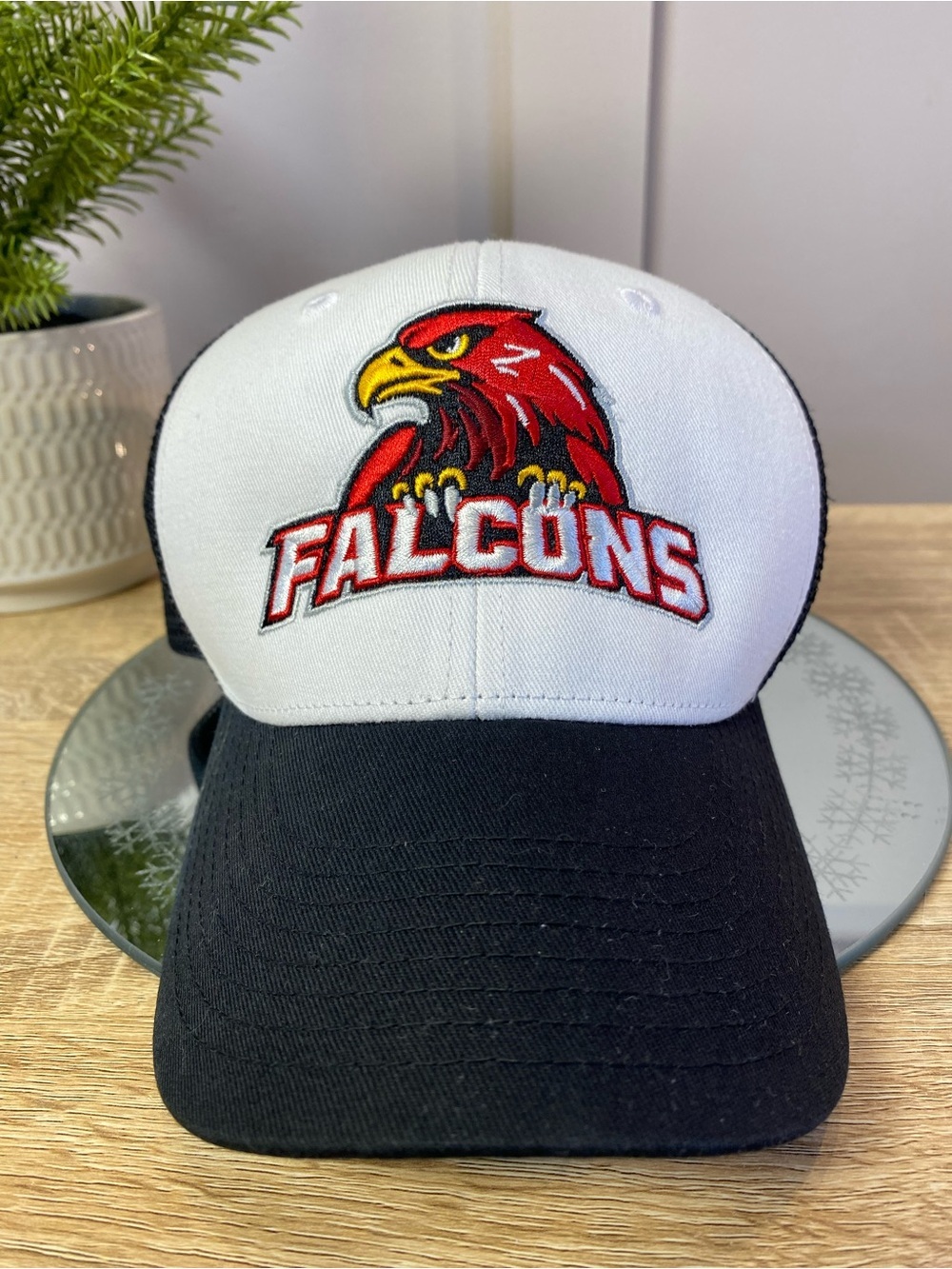 Falcons Embroidered Trucker Hat - White & Black with Red Logo L/XL VINTAGE